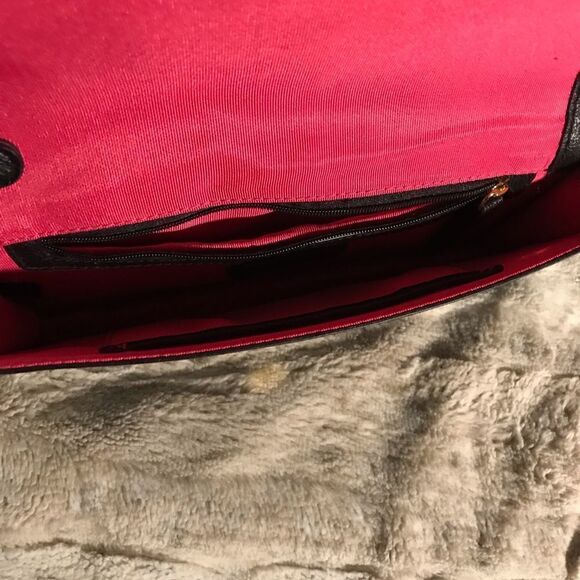 𝅺: : THE LIMIED Black Studded Clutch Wristlet : : - Picture 8 of 12